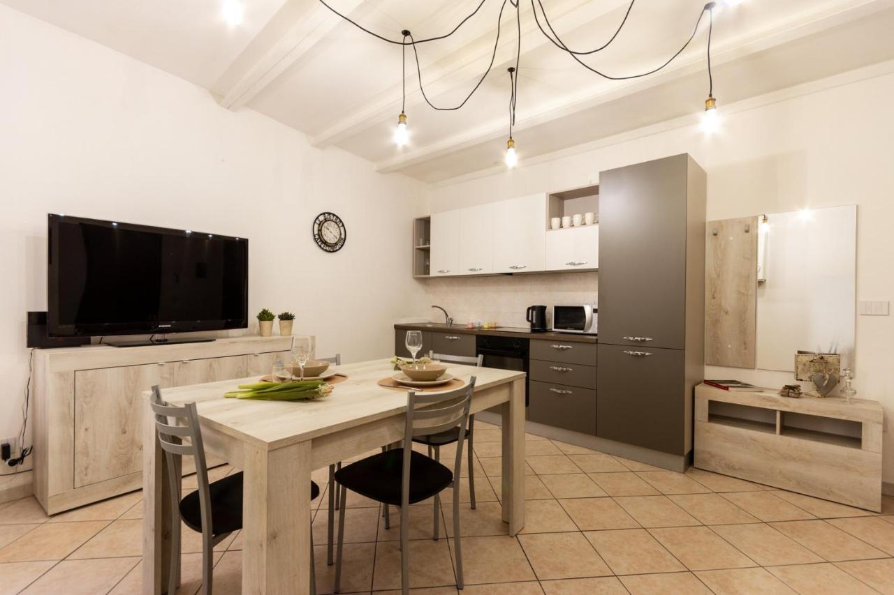 Suite Garibaldi - Smart Holiday Mantova Eksteriør bilde