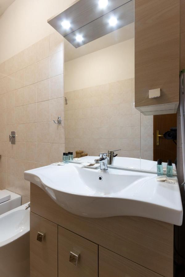 Suite Garibaldi - Smart Holiday Mantova Eksteriør bilde